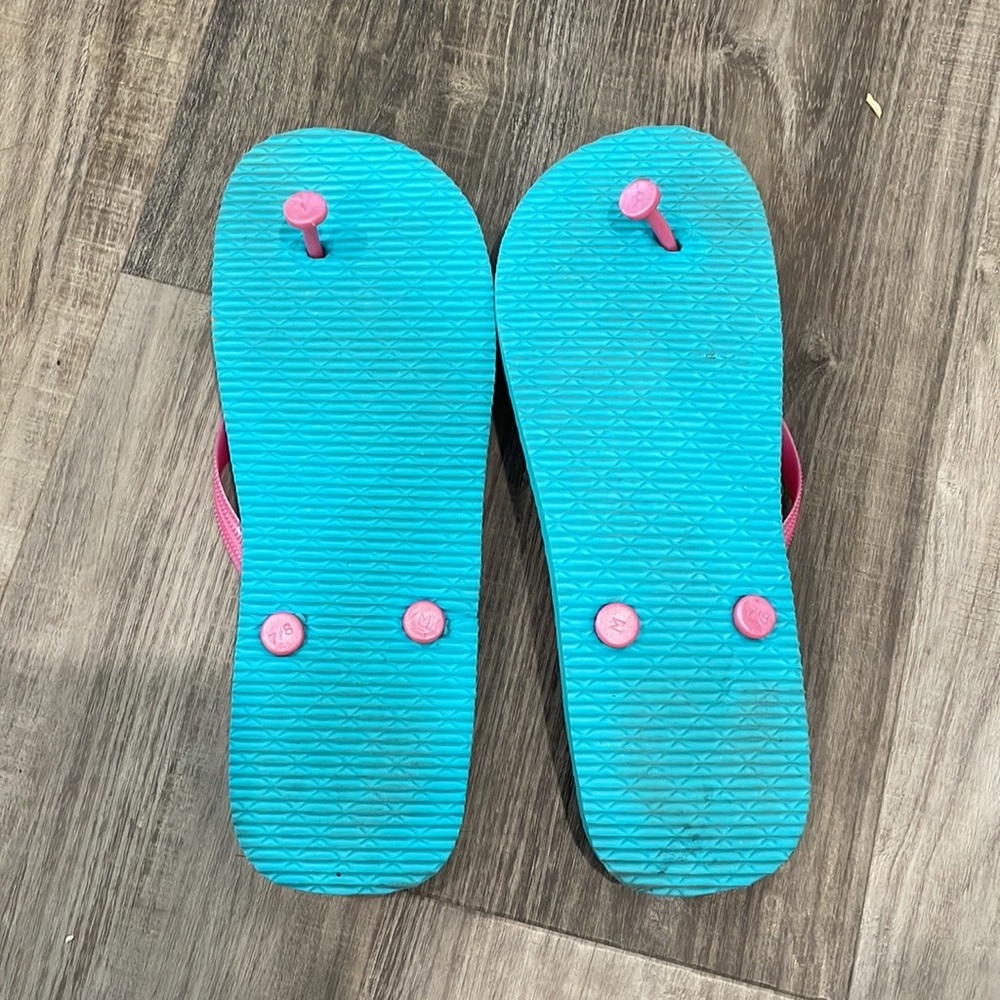 Flamingo flip flops